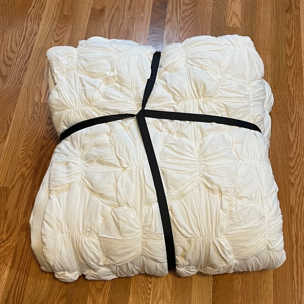 Anthropologie Constance Cotton Jersey Cloud Quilt Size King NWT